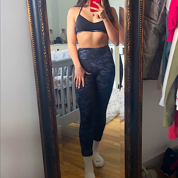 These are Danskin’s small charcoal grey camo leggings. - Picture 1 of 4